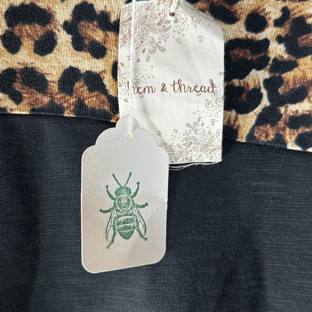 Hem & Thread Women's Leopard Print Fuzzy Sleeve Crew Neck Pullover Sweatshirt‎ - Picture 2 of 6